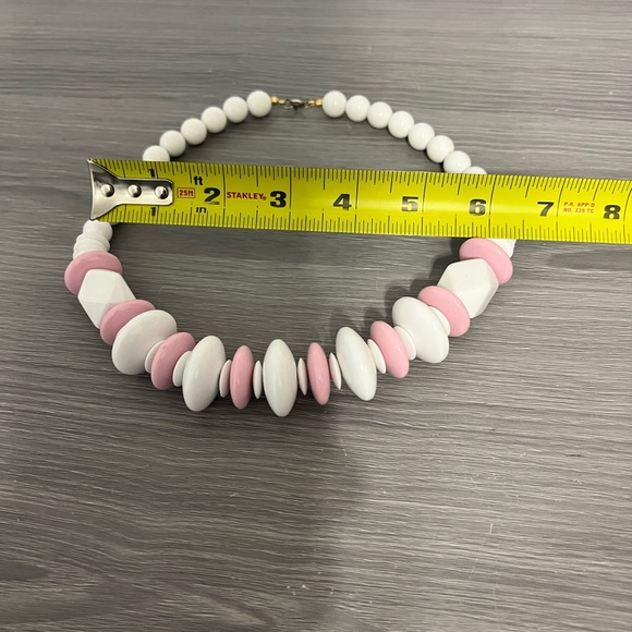 Vintage Plastic Beaded Necklace with White and Pink Beads - Picture 3 of 5
